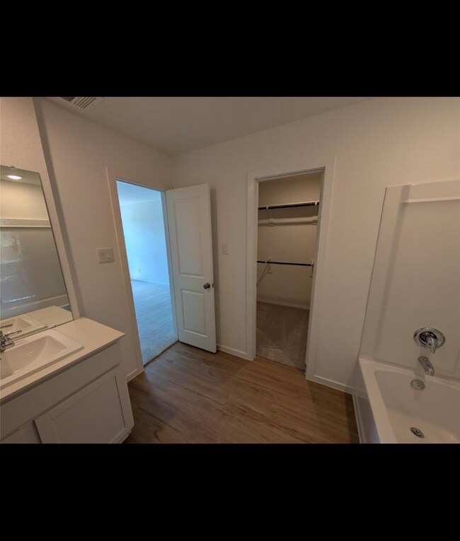 Foto del edificio - 19747 US-59