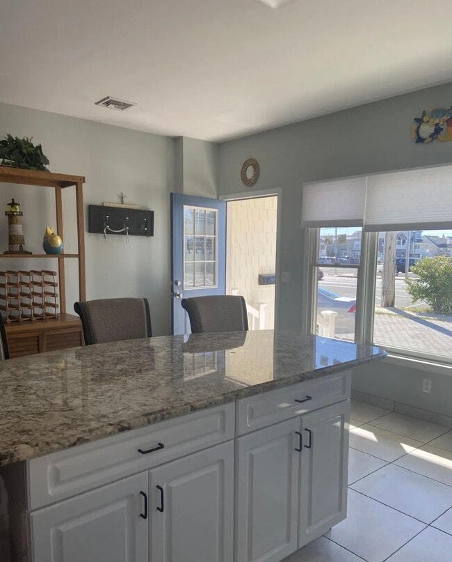 Large Kitchen Counter - 1705 Grand Central Ave