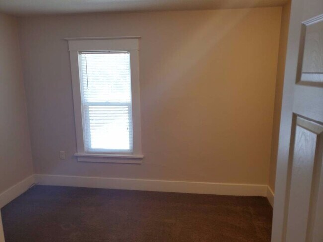 Building Photo - 309 South 6th Street