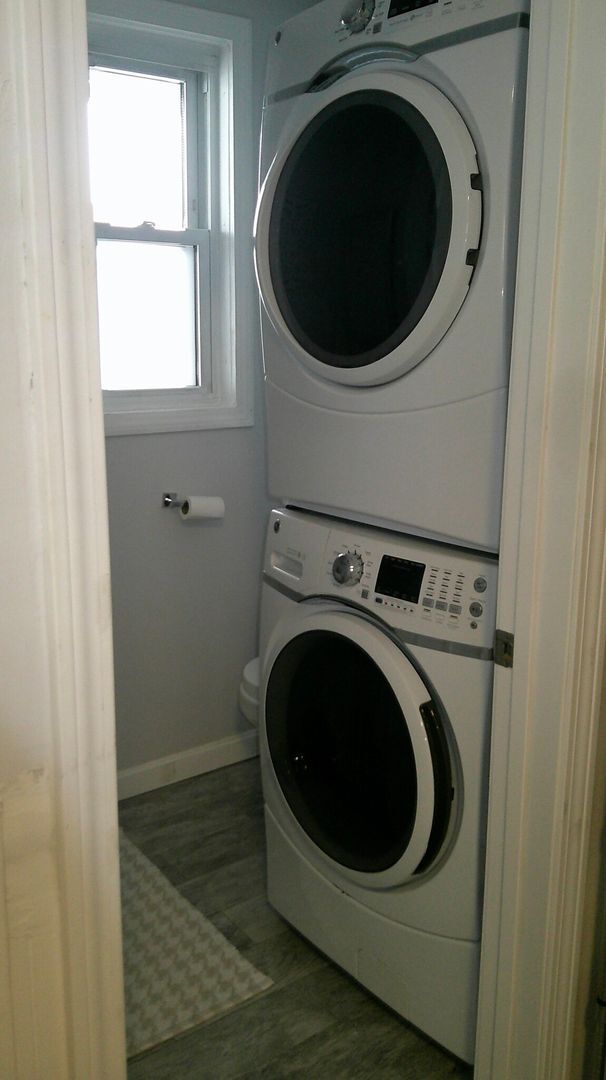 Foto del edificio - Spacious Three Bedroom Apartment