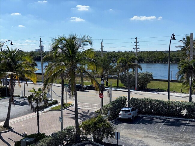 Foto del edificio - 321 Wilson St