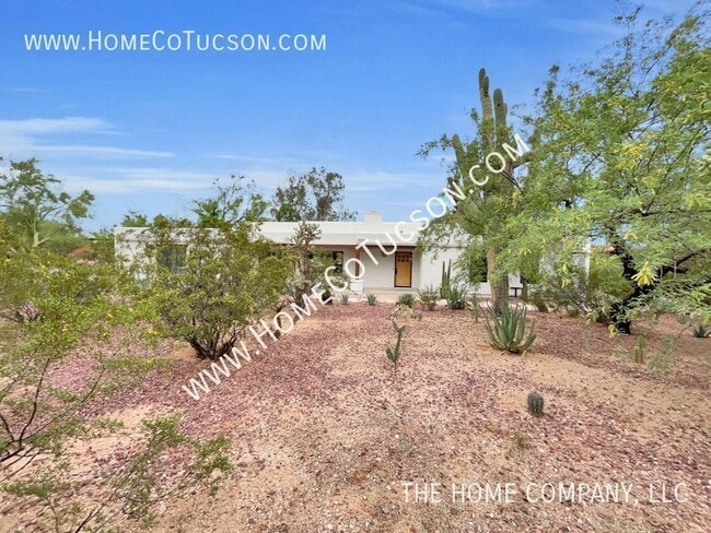 Photo - 1005 W Los Altos Rd House