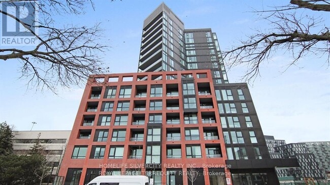 Building Photo - 8 Tippett Rd