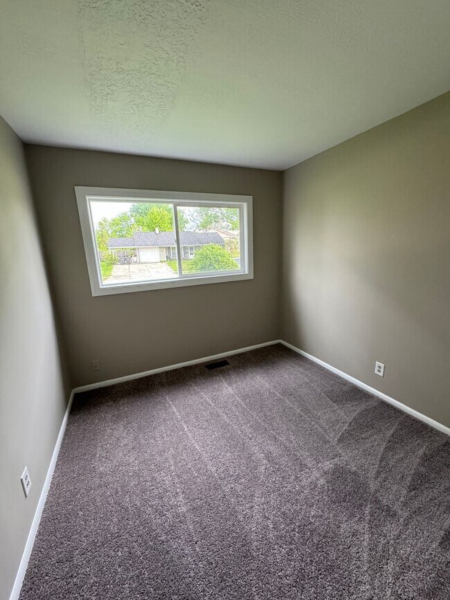 Building Photo - 1428 Tulip Tree Rd