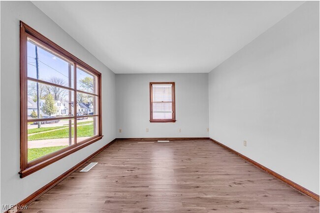 Foto del edificio - 5607 Allanwood Dr