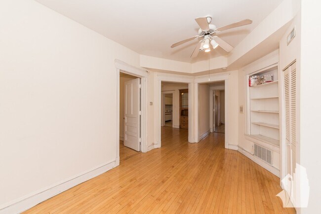 Building Photo - 853 W Lill Ave