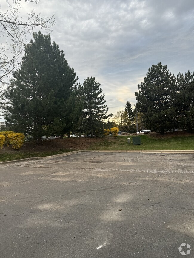 Building Photo - 15284 Yale Dr