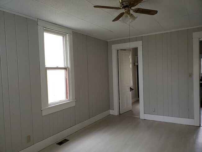 Foto del edificio - 869 S Tompkins St