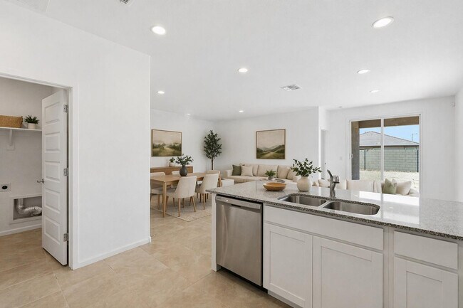 Foto del edificio - 2440 W Bowker St