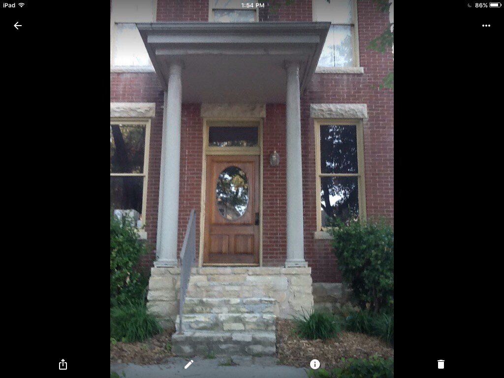 Front - 100 Jackson St
