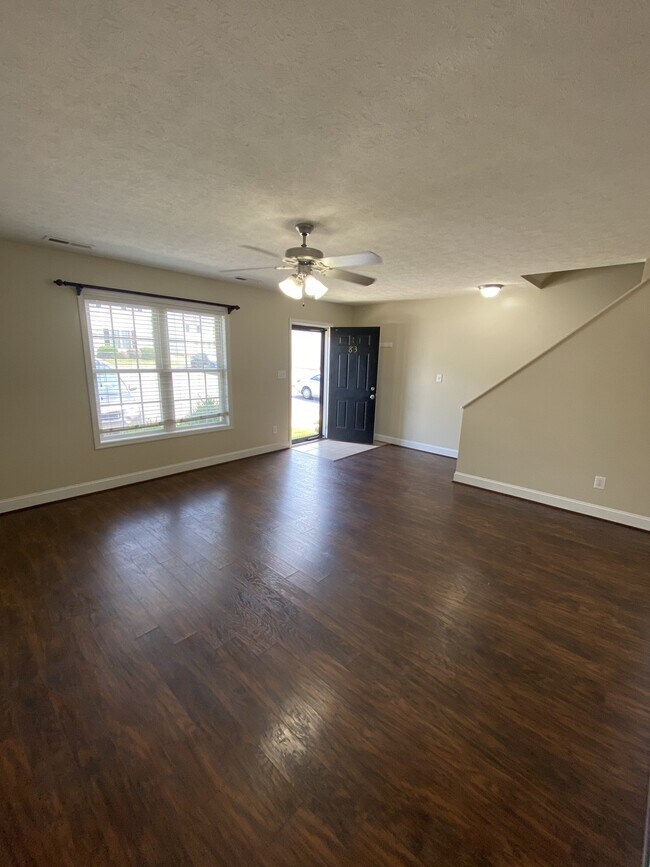 Foto del edificio - 3600 Old Forest Rd