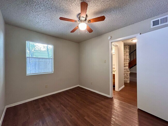 Building Photo - 1804 Cinnamon Path