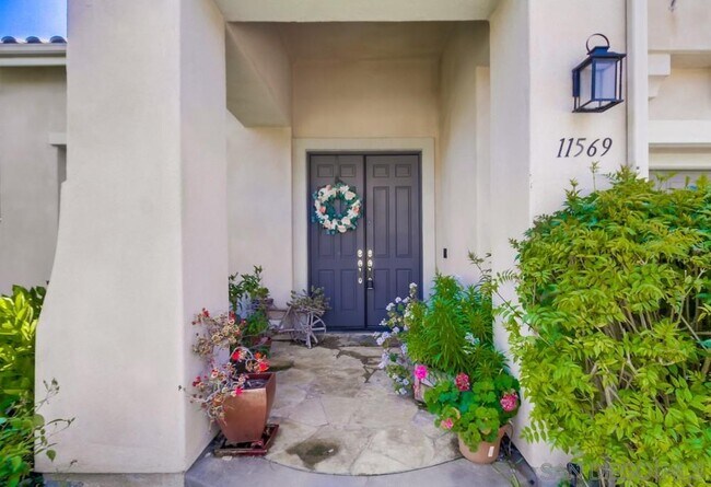 Building Photo - 11569 Swan Lake Dr