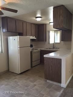 Primary Photo - 363 Moss St