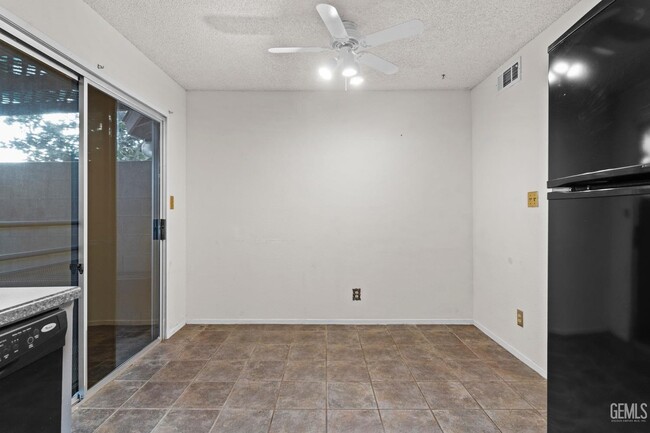 dinning room - 4600 Beechwood St