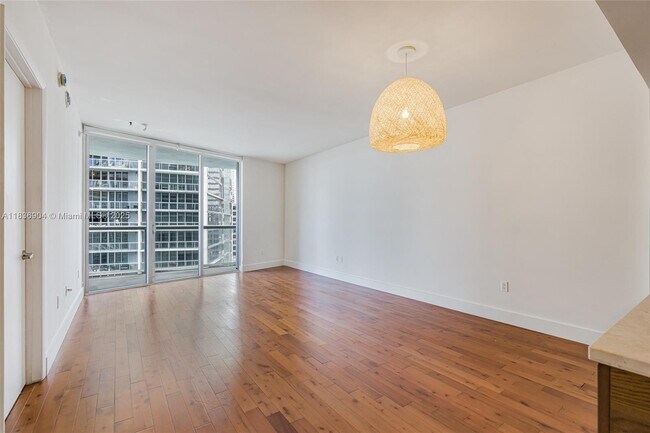 Foto del edificio - 475 Brickell Ave