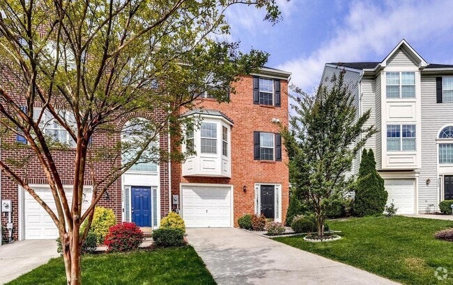 Building Photo - 5830 Shady Oak Ln