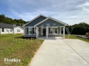 Building Photo - 131 Fir Dr