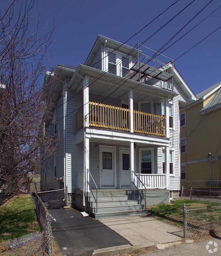 Building Photo - 291-293 Whittenton St