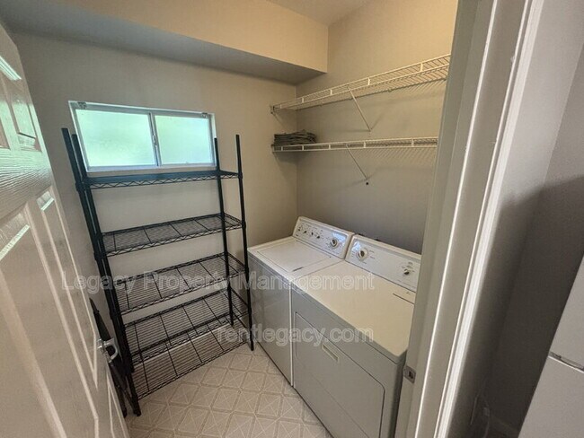 Building Photo - 501 Gibson Dr