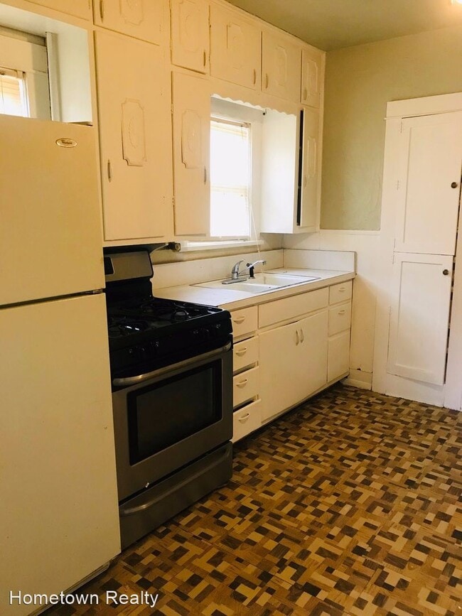 Building Photo - 2 br, 1 bath House - 317 N 14th Street