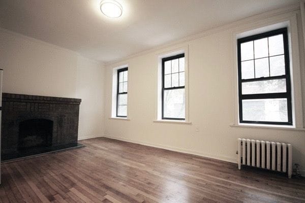 Primary Photo - 28 E 12th St