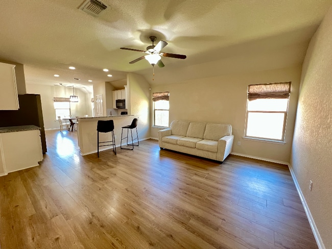Building Photo - 500 Saddlehorn Way