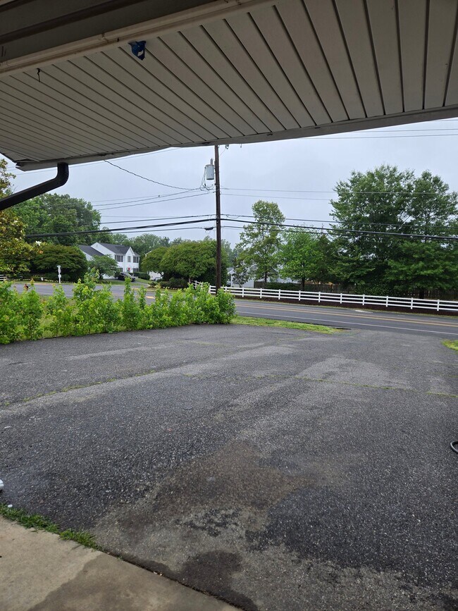 Building Photo - 116 Leeland Rd