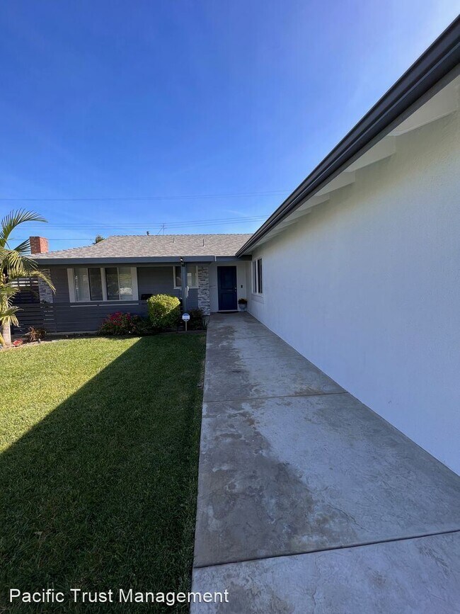 Foto del edificio - 3 br, 2 bath House - 8476 San Clemente Way