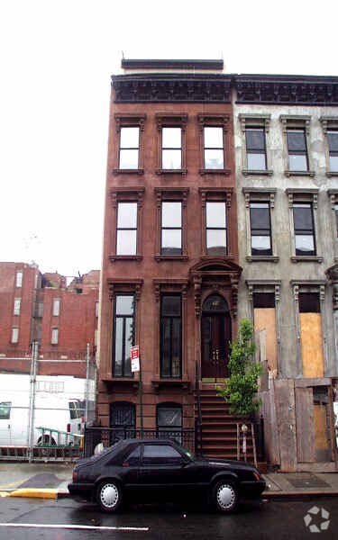 Primary Photo - 66 E 126th St