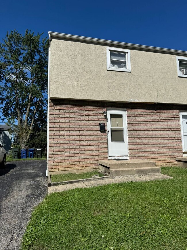 Building Photo - 4052-4054-4054 Halsey Pl