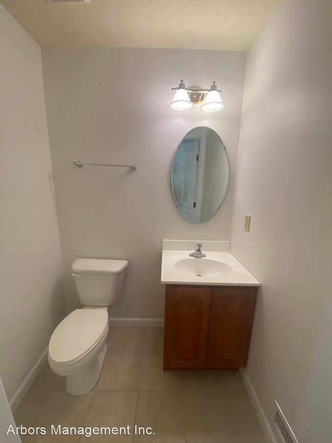 Building Photo - 3 br, 2.5 bath House - 4205 Ivanhoe Dr