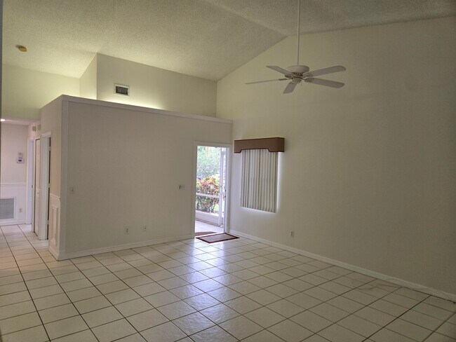 Foto del edificio - 4234 SE Home Way