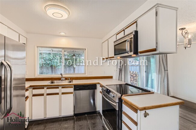 Foto del edificio - Single level, newly remodeled, in a great ...