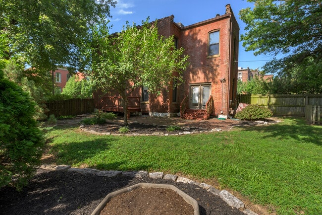Building Photo - 1703 Carroll St