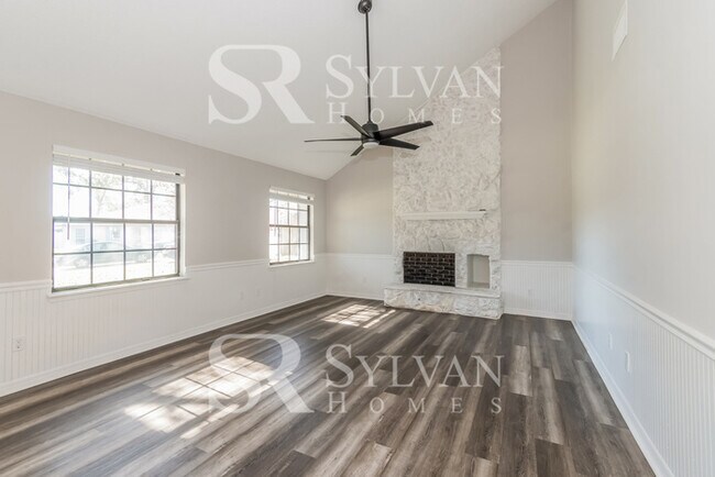 Foto del edificio - This charming 3BR 2BA home is ready to welcome you home