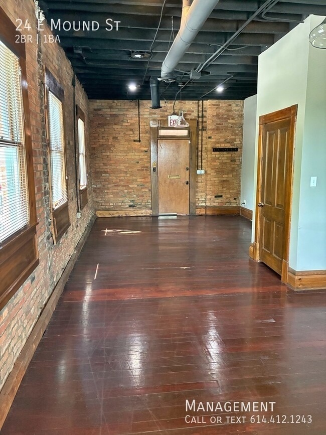 Building Photo - 24 E Mound St