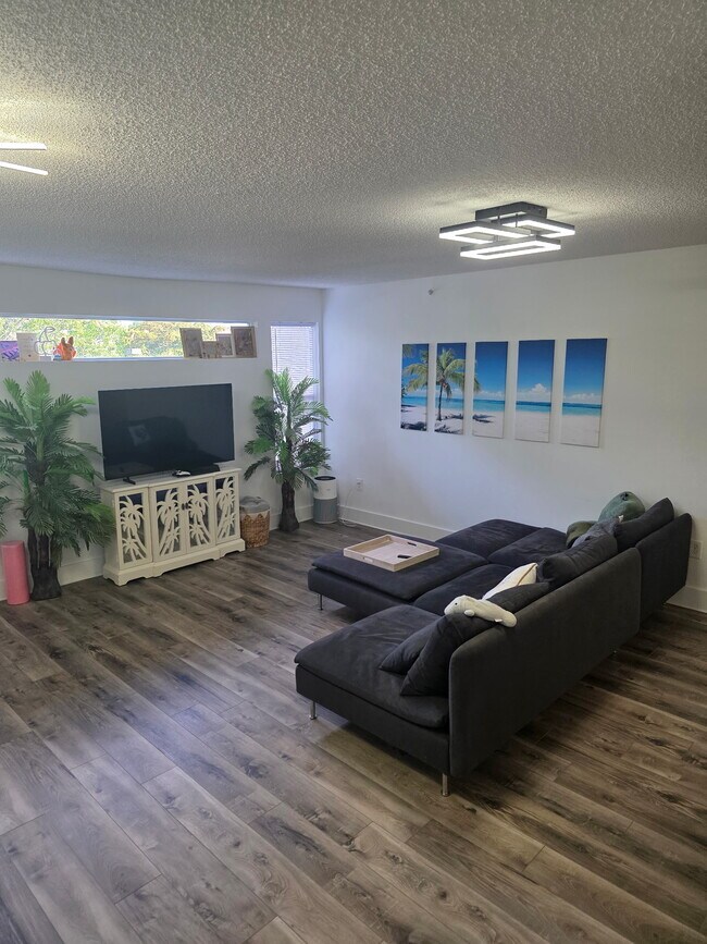 Foto del edificio - 8870 Colonnades Ct W
