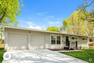 Building Photo - 2307 NE 60th Terrace