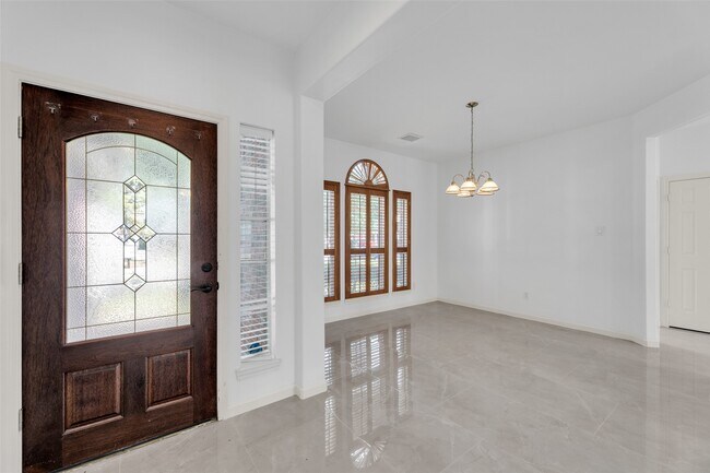 Foto del edificio - 24523 Rathford Ct