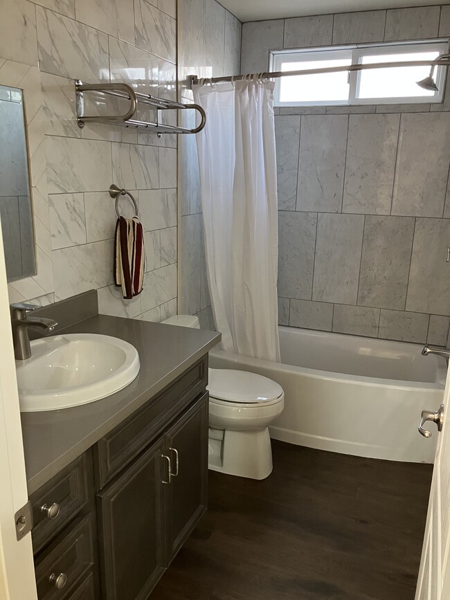 Foto del edificio - 22612 Rockford Dr