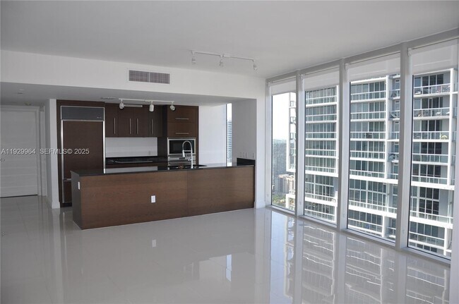Foto del edificio - 475 Brickell Ave