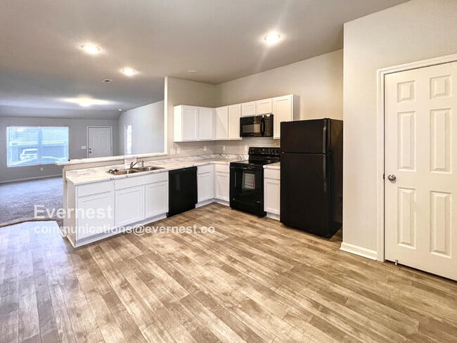 Building Photo - 2169 Bentwood Dr
