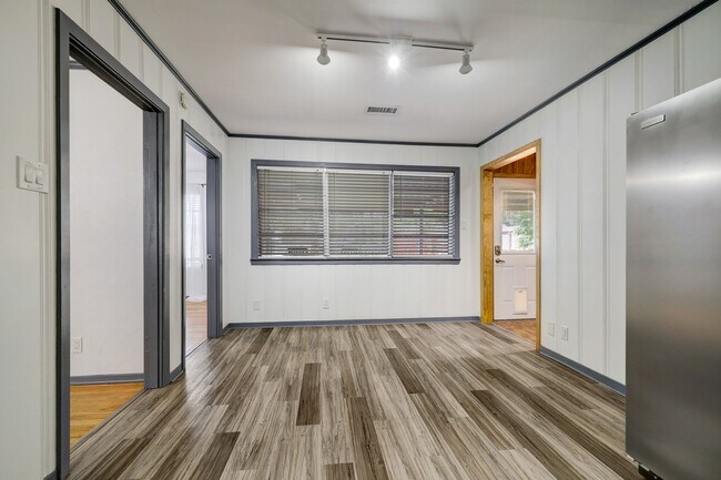 Foto del edificio - 5819 Anaqua Dr