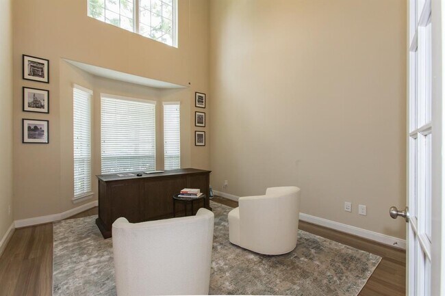 Building Photo - 4043 Steep Woods Dr