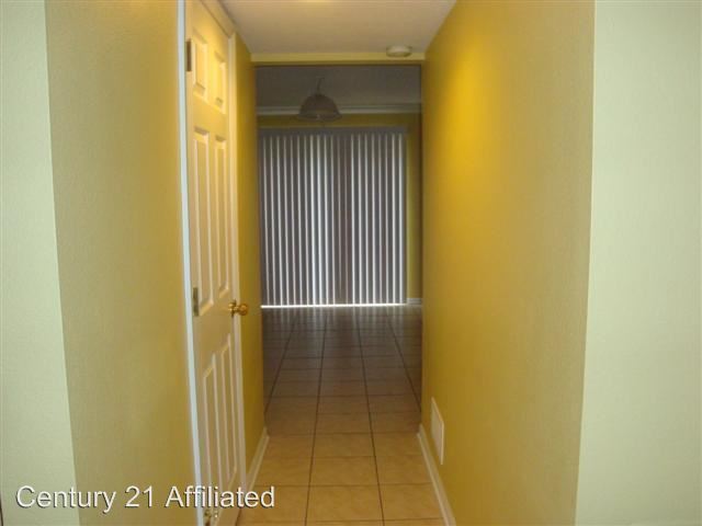 Building Photo - 724 Valrico Hills Ln