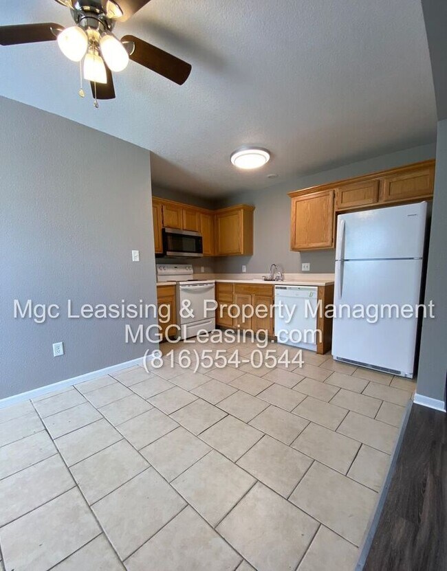 Foto del edificio - Superior Location in the heart of Blue Springs!