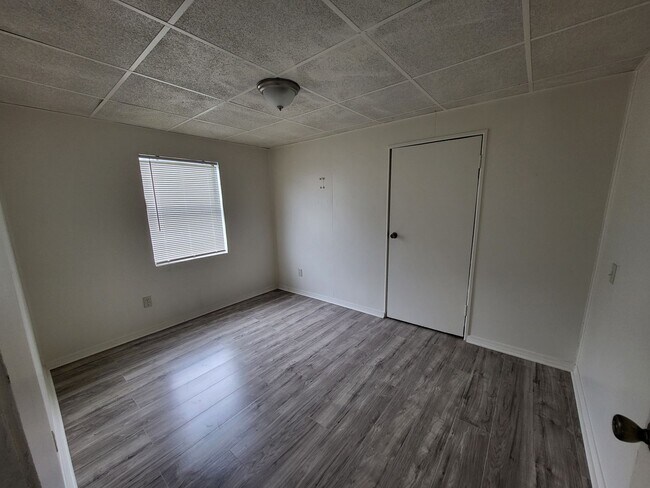 Building Photo - 6950 Lark Haven Ln