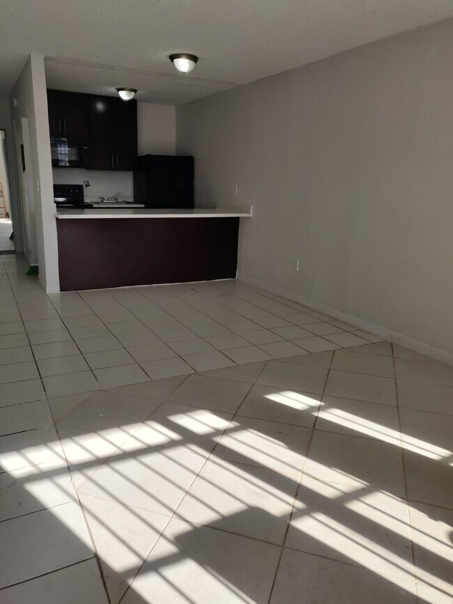 Foto del edificio - 251 NW 177th St