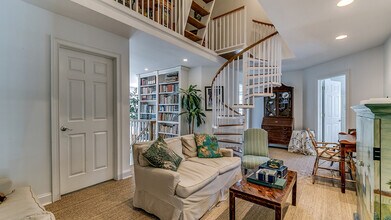 Building Photo - 635 Dune Oaks Dr